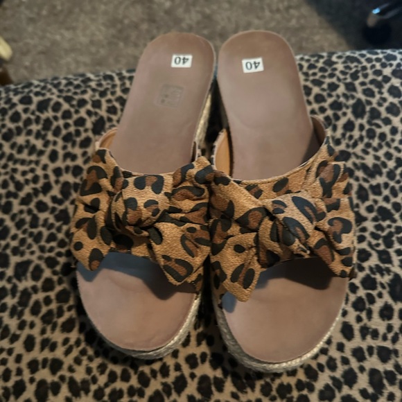 Leopard sandals - Picture 2 of 5